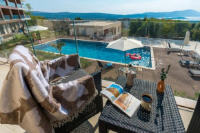 Casa Montenegro 2 beds wth pool and lovely sunset, Kavač